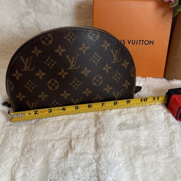 Louis Vuitton Trousse Demi Ronde - Picture 10 of 14